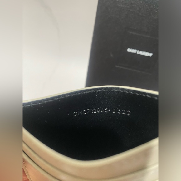 SAINT LAURENT LOGO EMBOSSED LEATHER CARD CASE - Picture 5 of 5